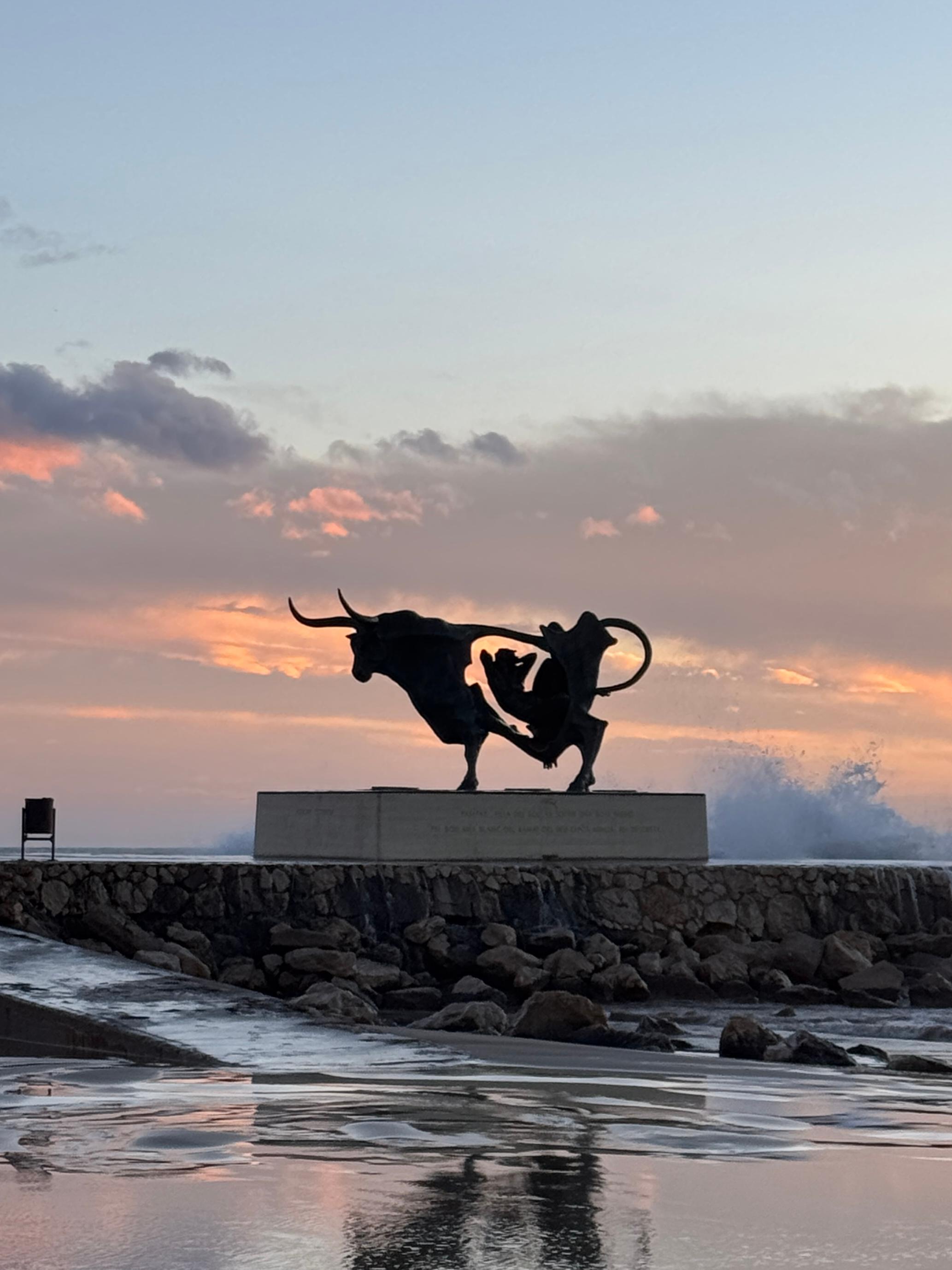 Skulptur på den nærliggende strand 