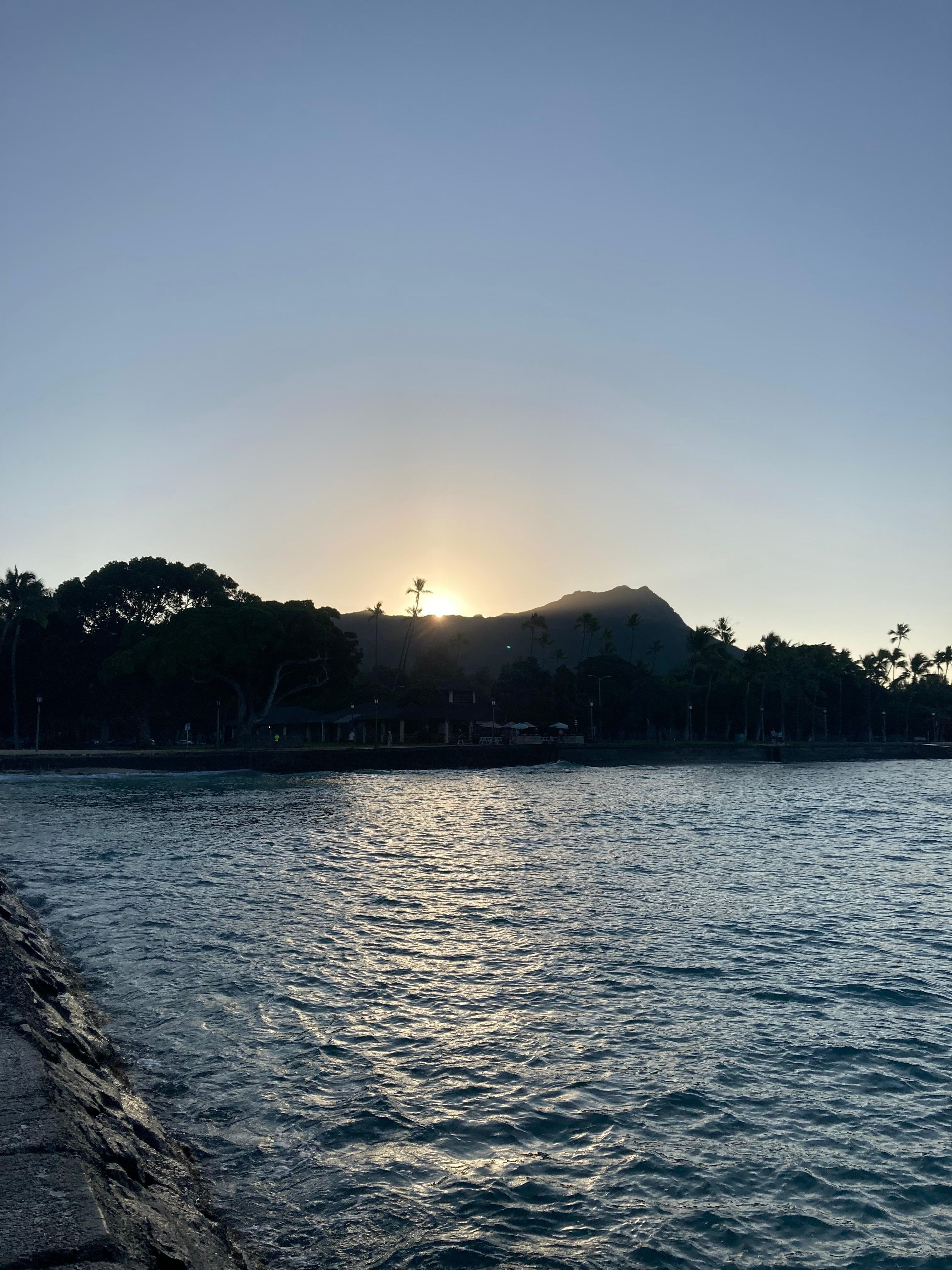 Sunrise over diamond head- less than 5 min walk