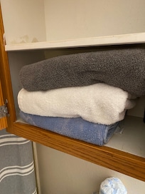 3 scratchy old towels for 2 people for 4 nights
no wash cloths; no hand towels