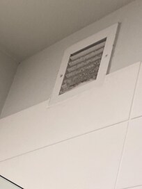 Vent in shower