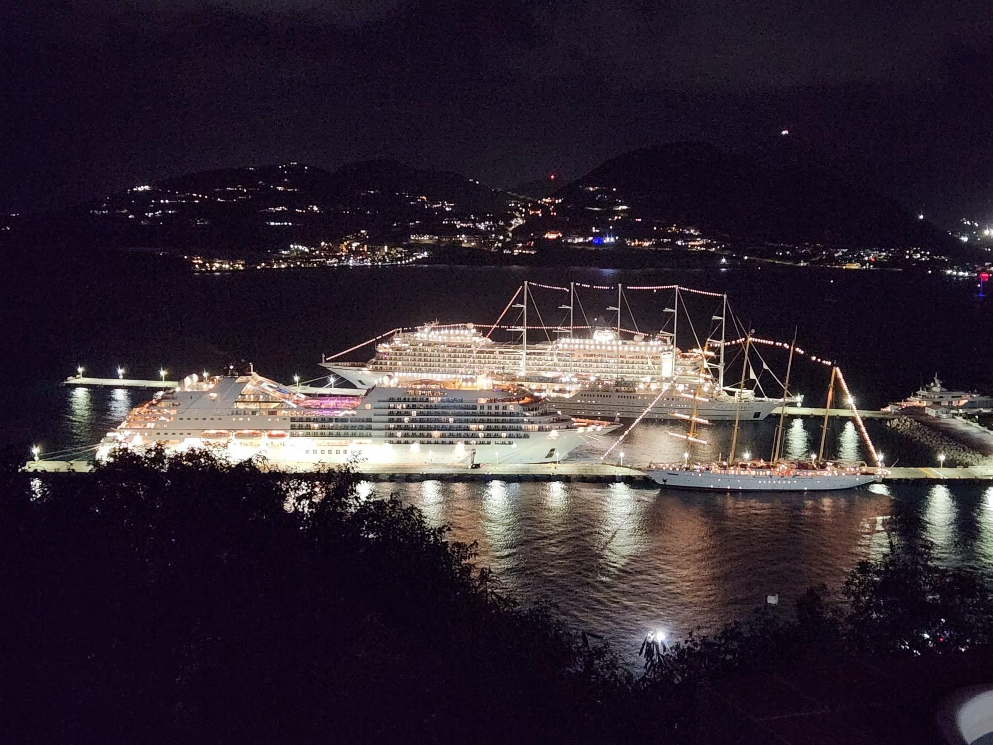 Night time of the port