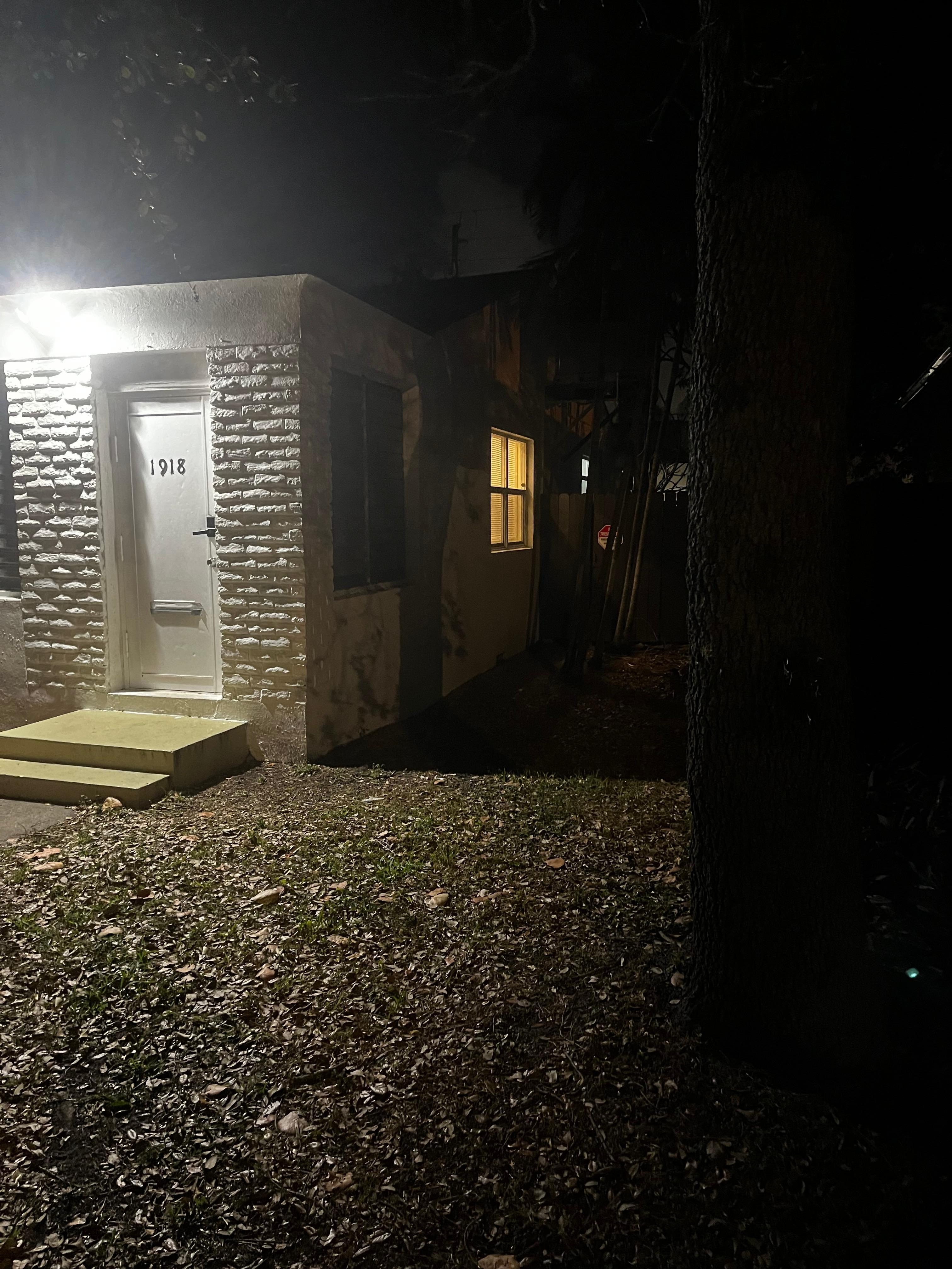 Where’s the garden view? I see dead leaves and dirt. And at night, it’s even creepier. Do not fall for this. Luckily I insured my stay, I’ll never use Hotels.com again. This was FRAUD.