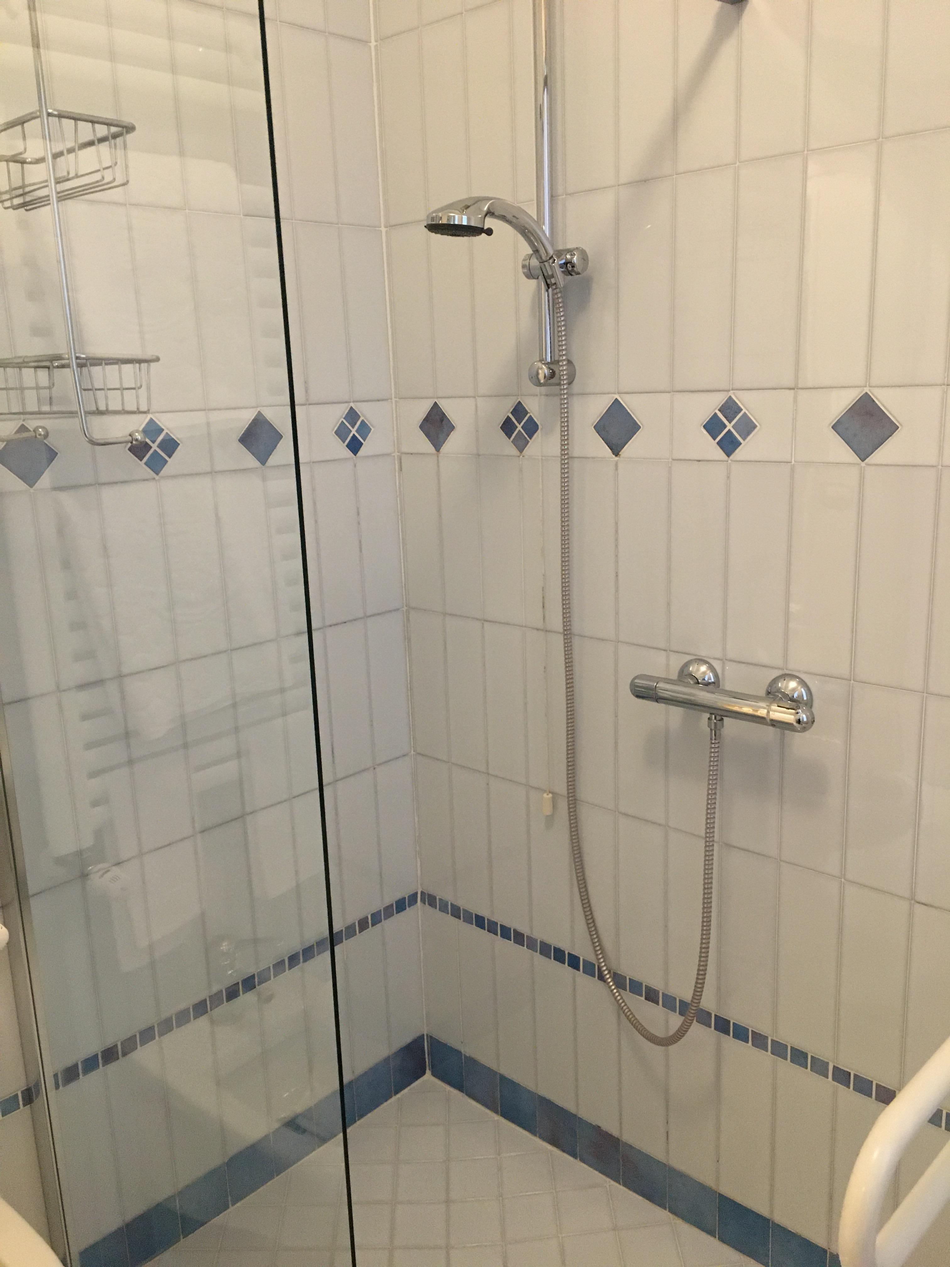 Italian shower 