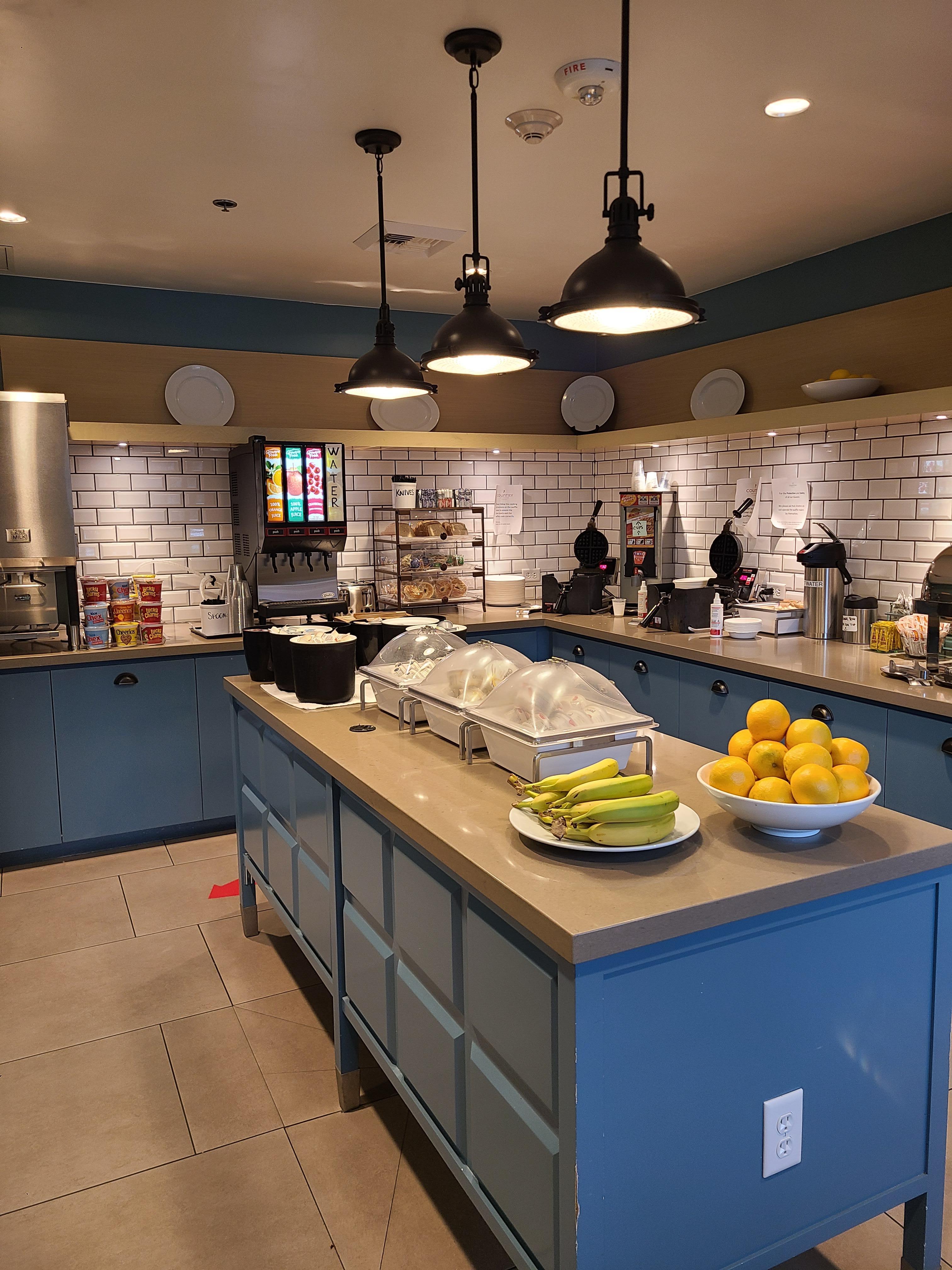 Breakfast area was clean and plenty to choose from with 4 kids with different taste!!