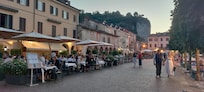 Restaurants piazza