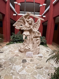 The Amgels that protected me at the Colonial