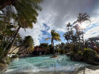 Only two pool cues broken