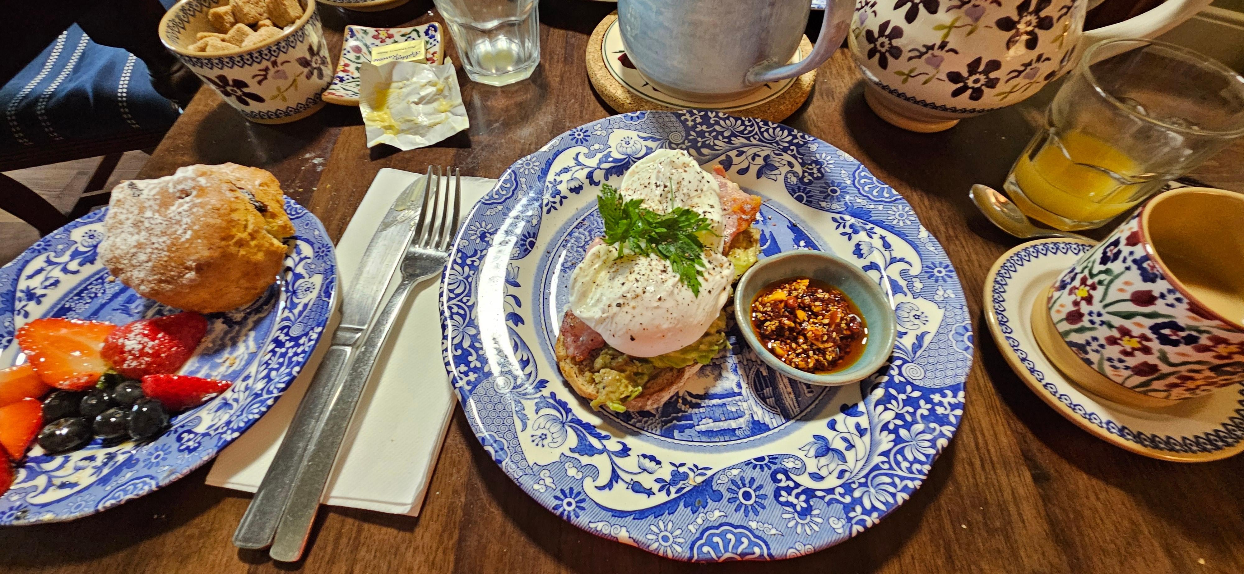 Avocado toast & poached eggs 🥰
Scone was great & a nice pot of hot tea.