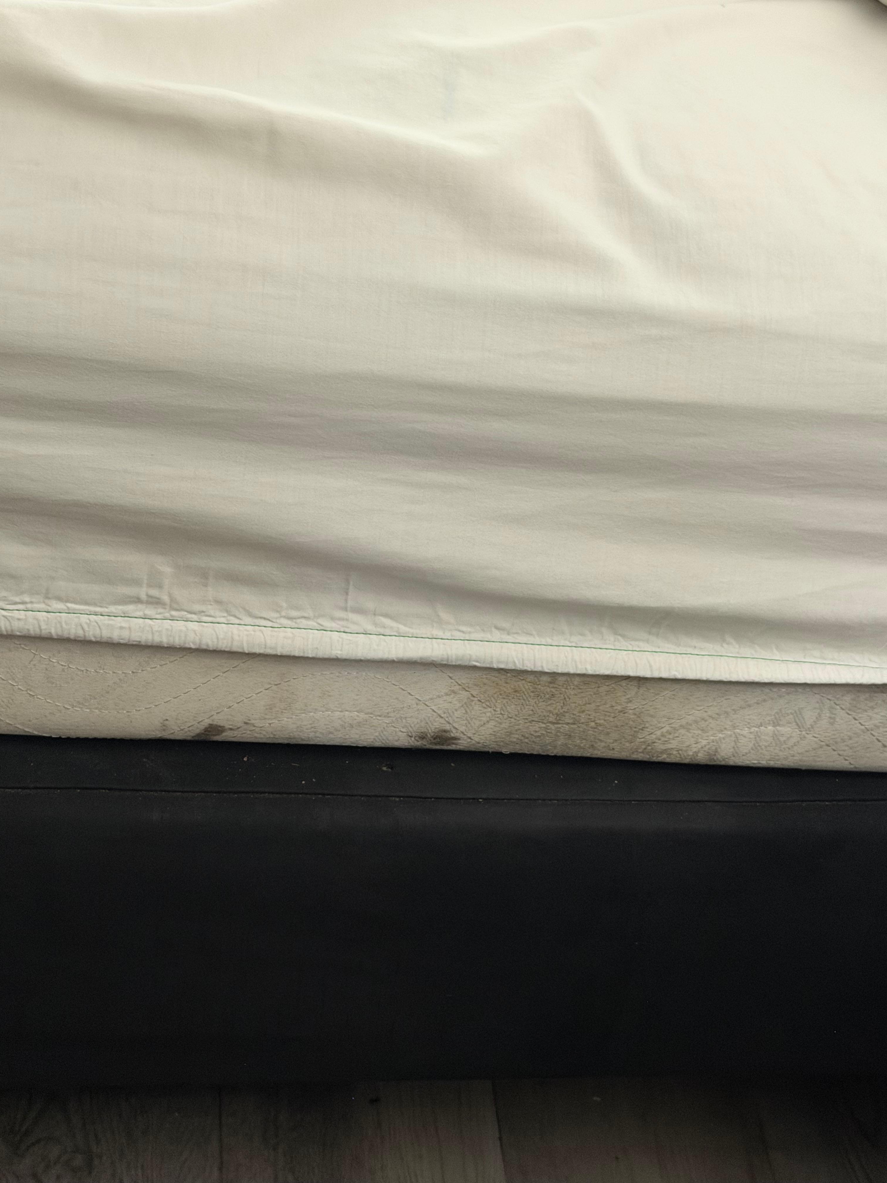 El colchón orriblemente manchado de no sé qué 