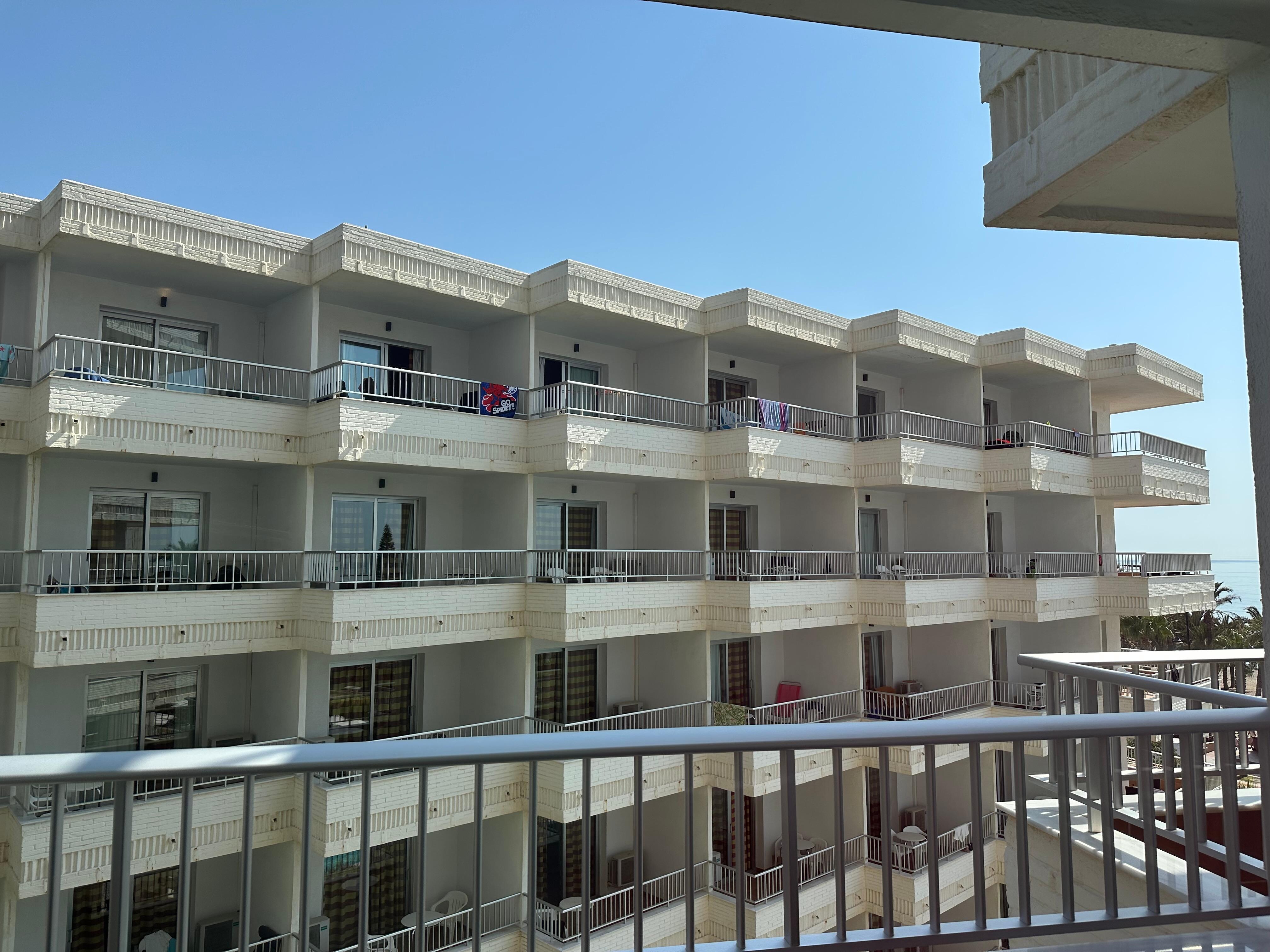 Vista parcial al mar y de verdad están más cerca de lo que aparenta la foto 