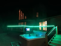 Amazing hot tub with outdoor tv