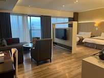 房間內部環境,寬敞明亮舒適