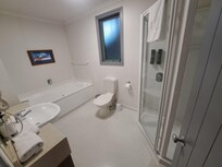 トイレの排水が漏れてました。