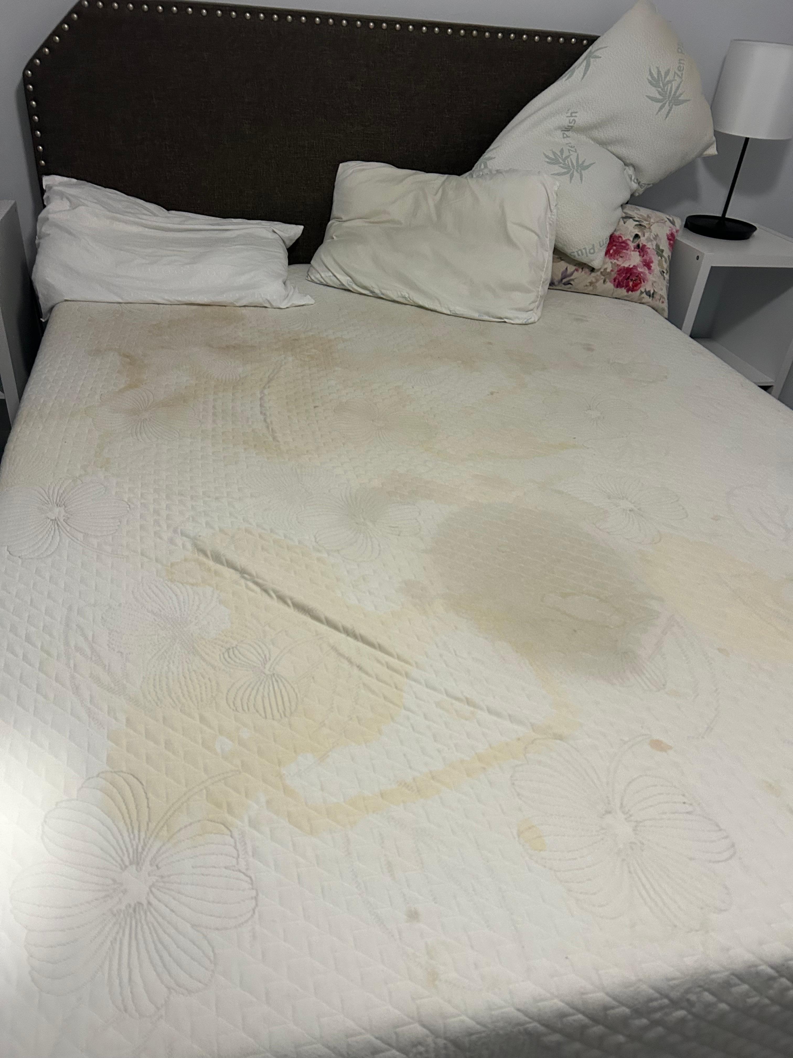 When I pulled the sheets off for the host, this bed had a mattress cover that was stained- just need to buy a new one!