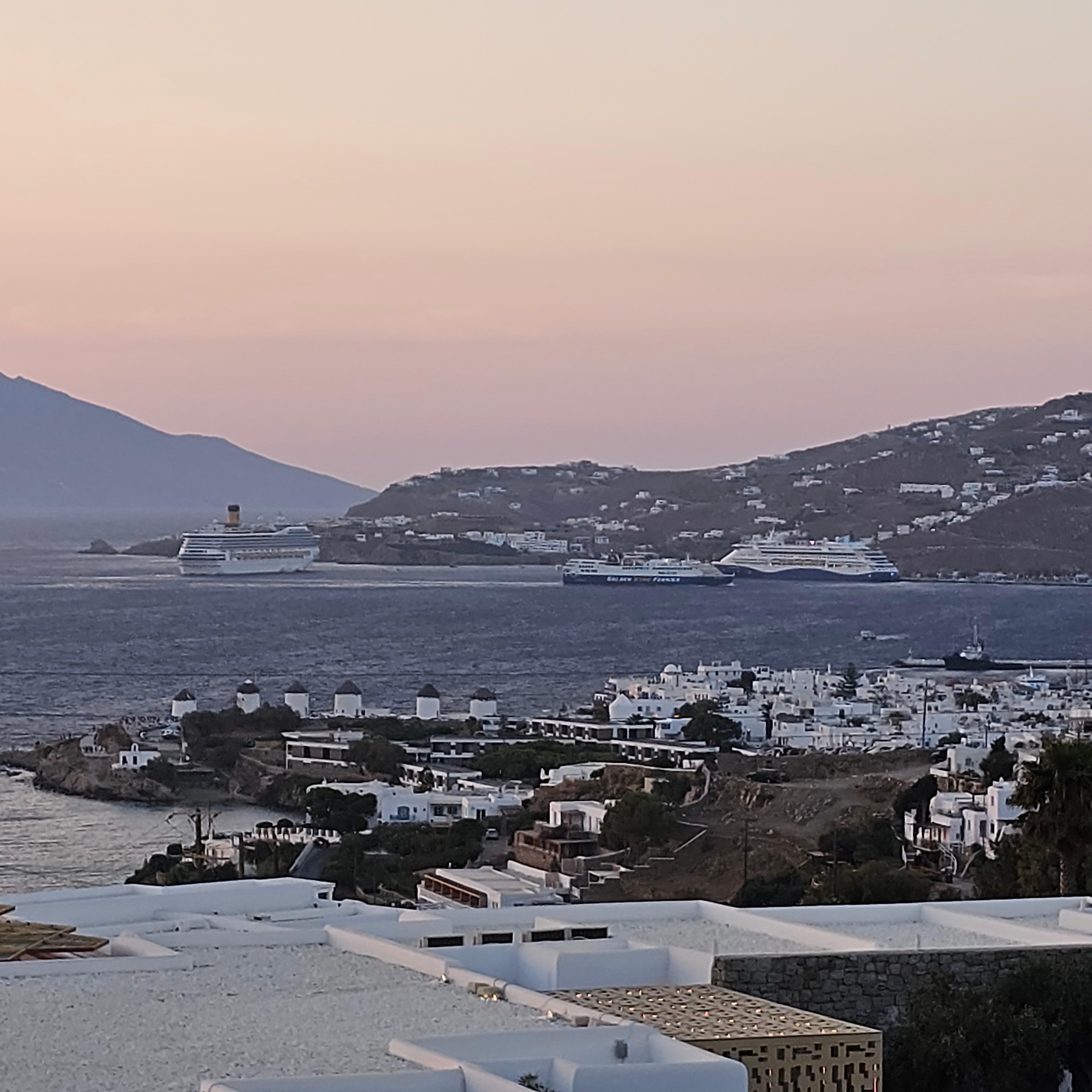 Vista de Chora, da varanda.