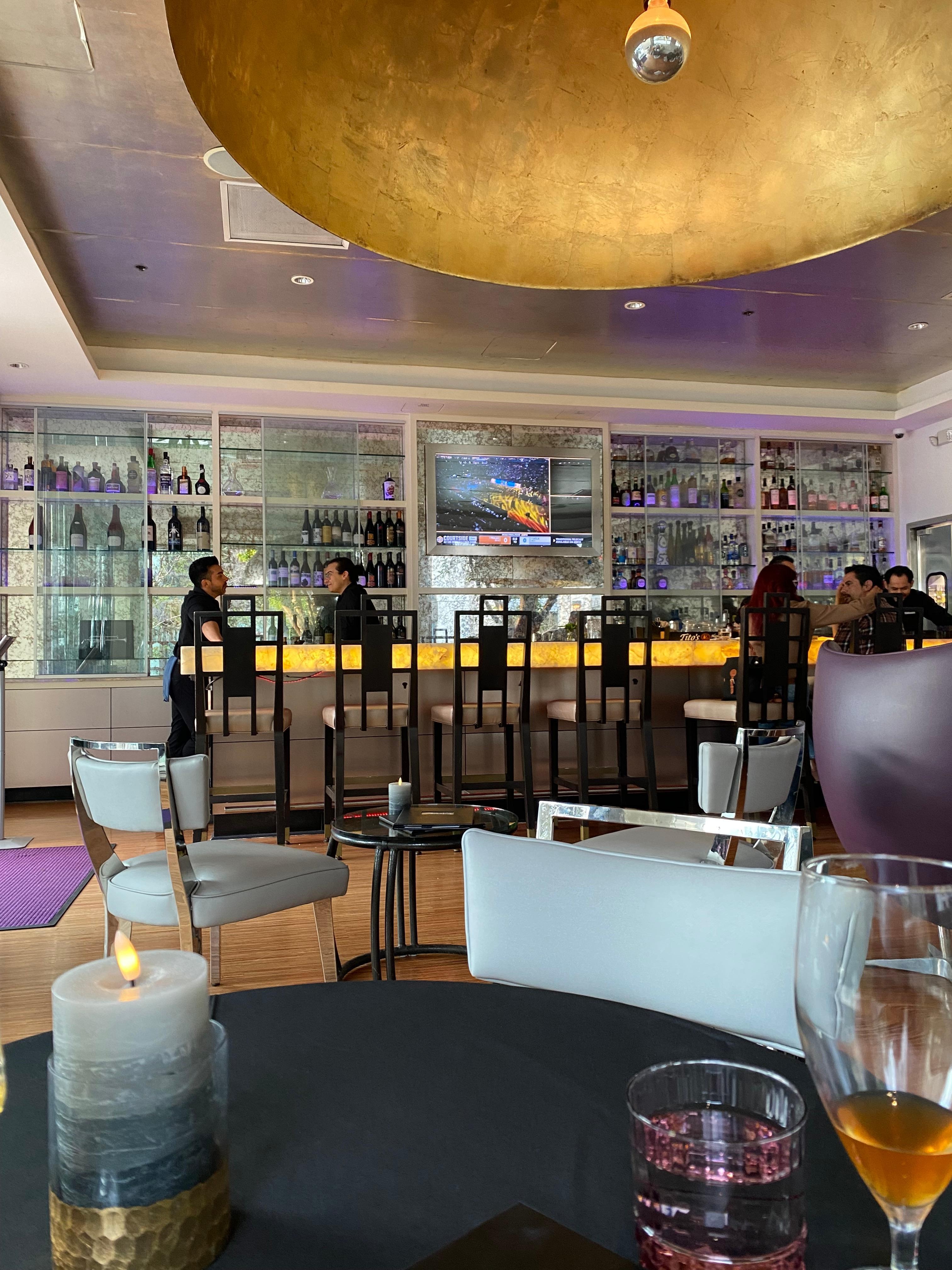 Beautiful bar with friendly staff