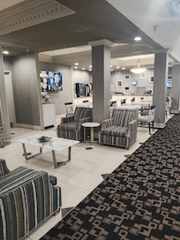 Dining area/Lobby