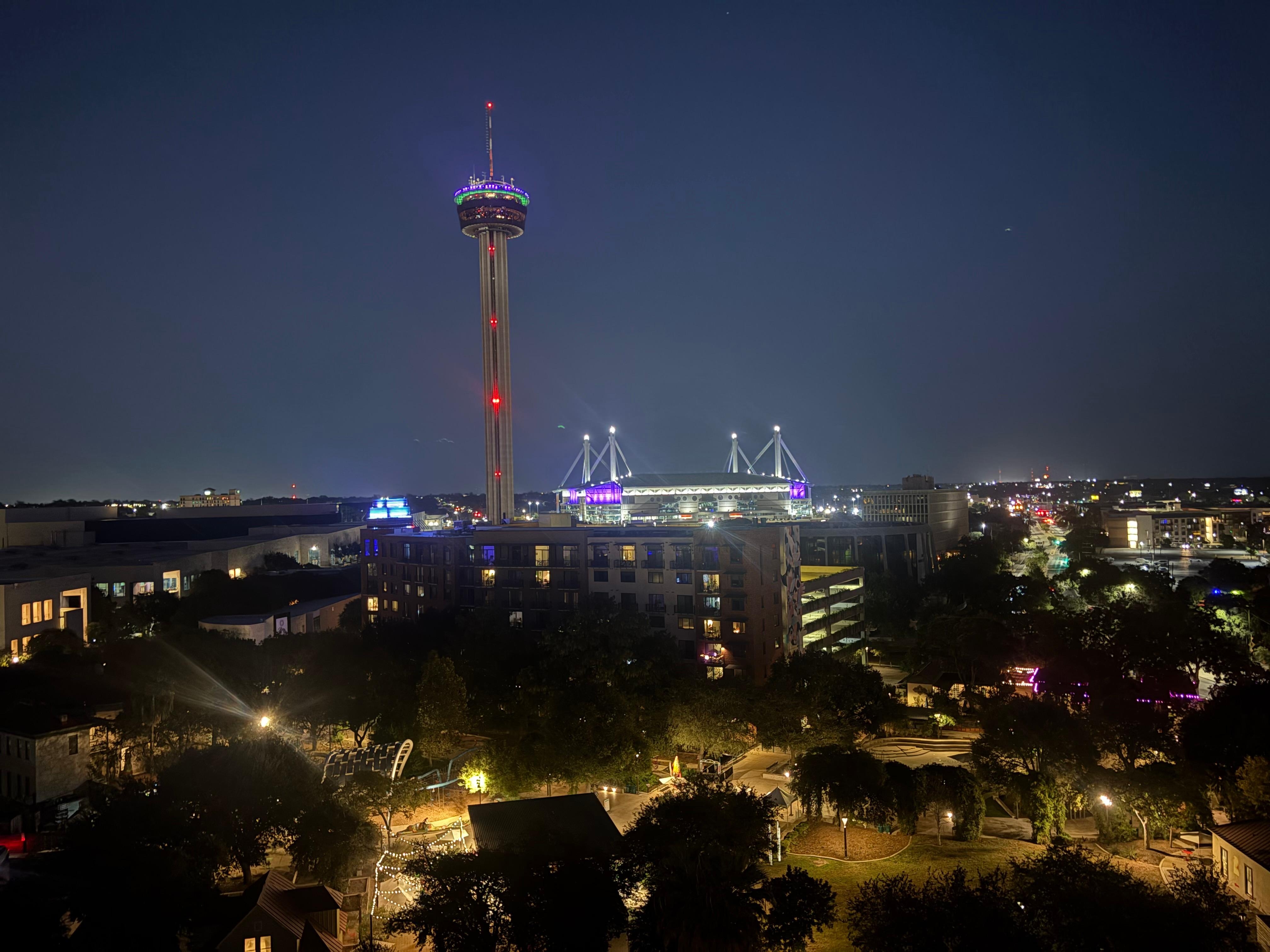 Excellent rooftop bar with spectacular views.