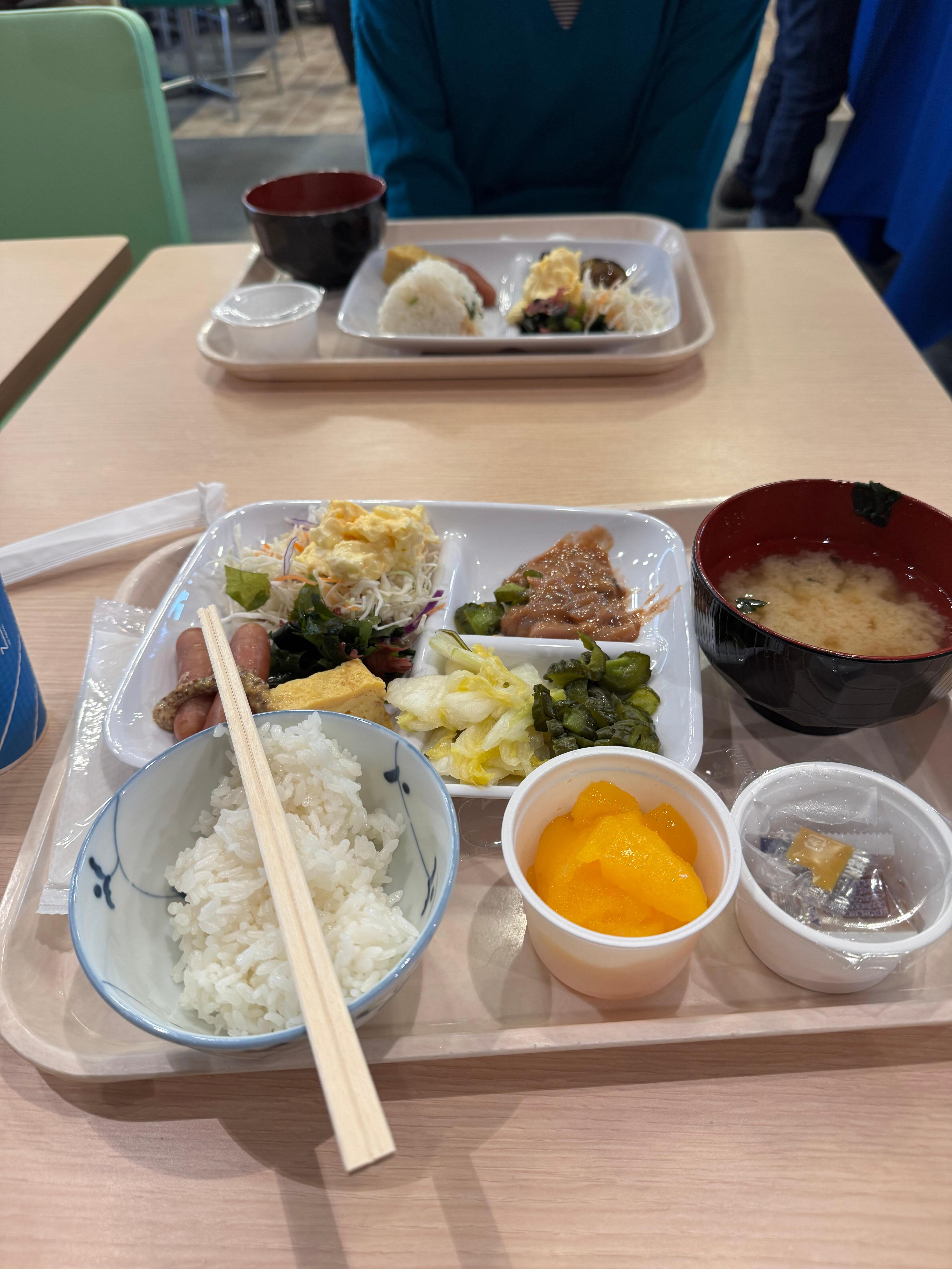 朝食