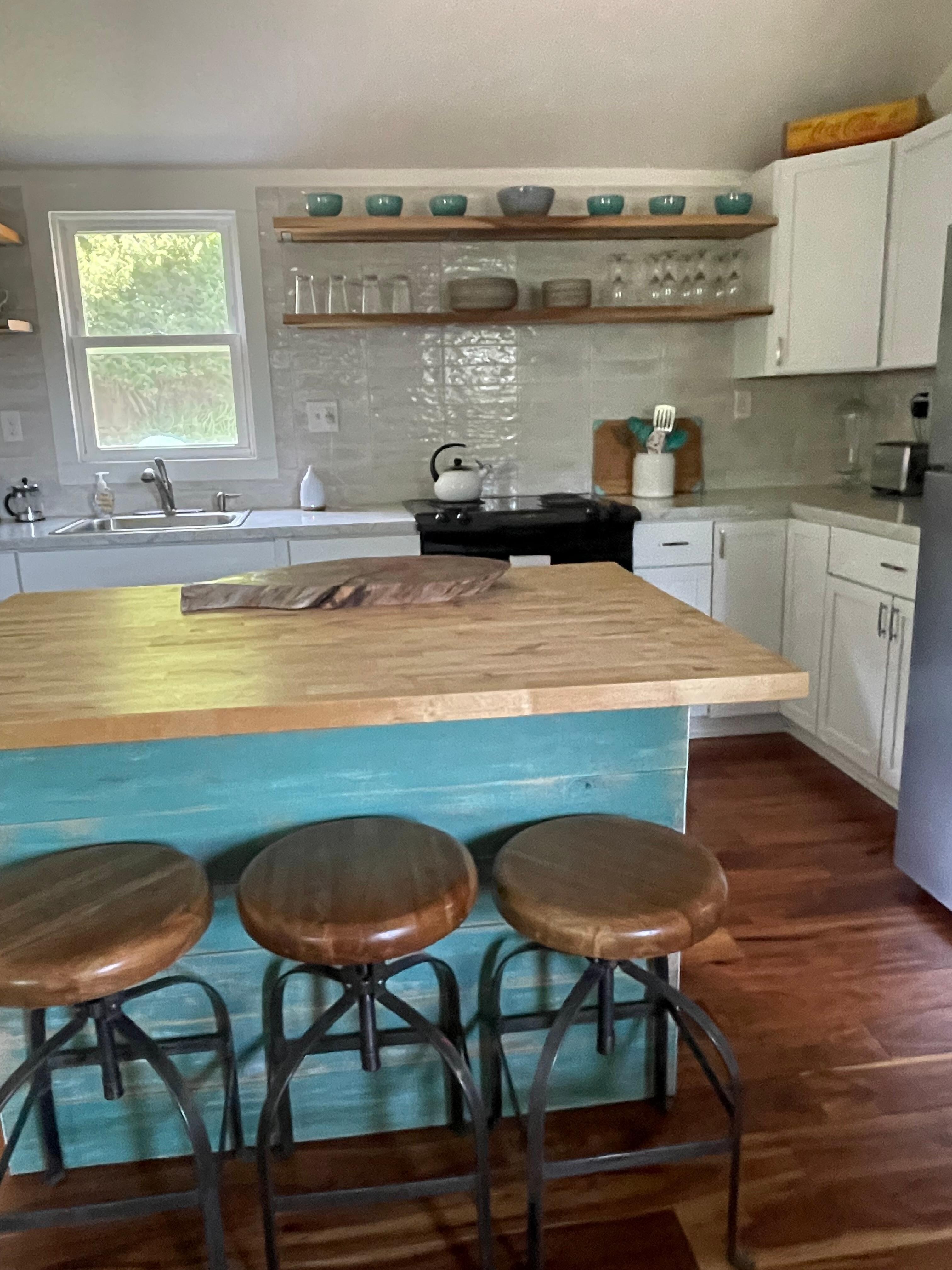 Kitchen was well equipped and beautiful!!
