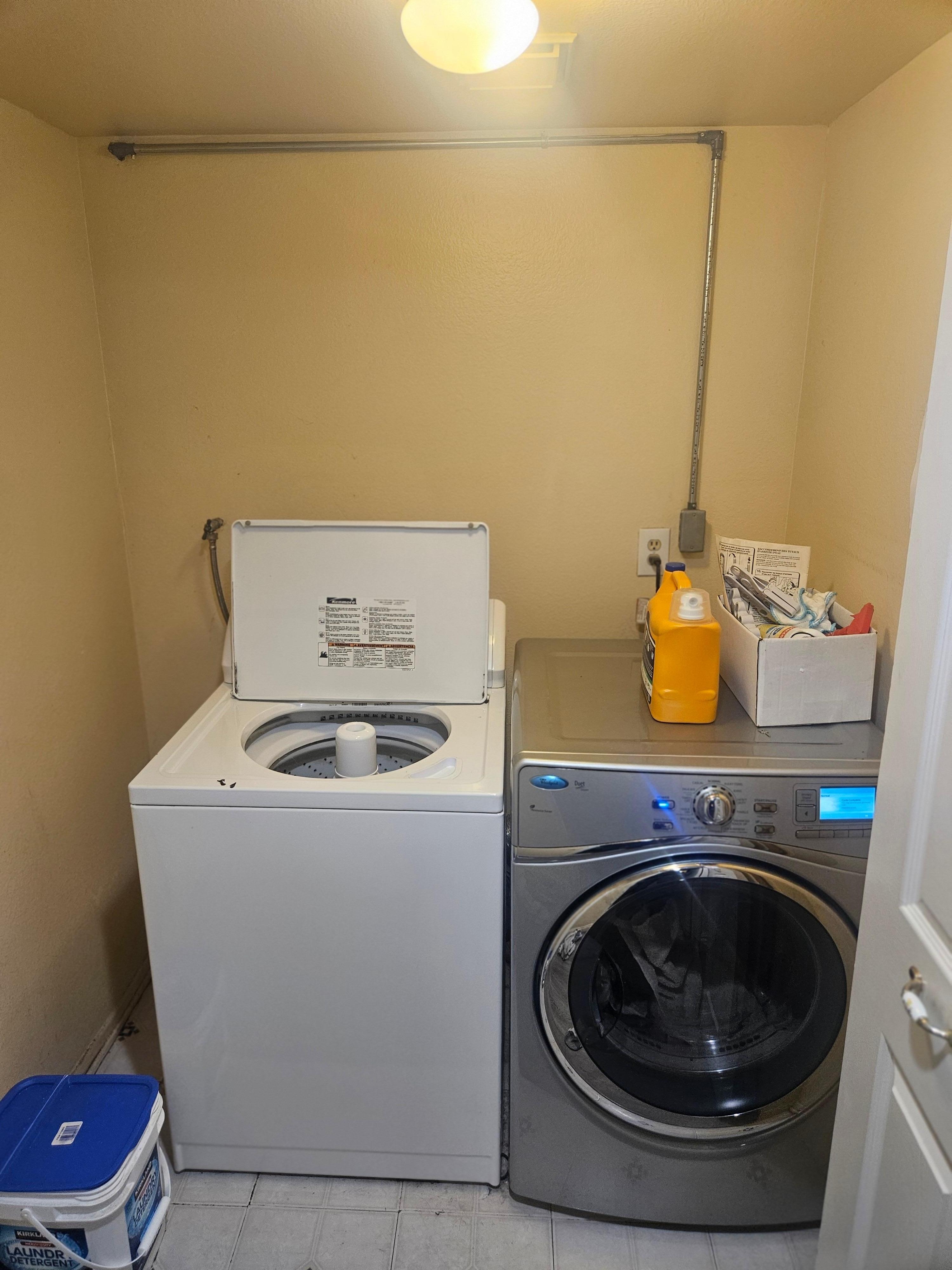 Insufficient bath towels - no kitchen towels. Laundry required 