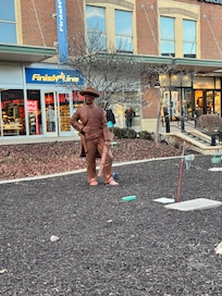 Right across the street from shopping, restaurants and entertainment!