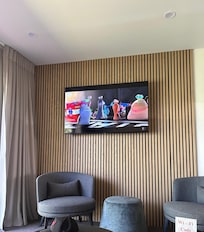 Large tv & lounge area