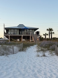 Goodnight Dune…dreamiest little beach house that makes you feel right at home and looks like a straw hat!