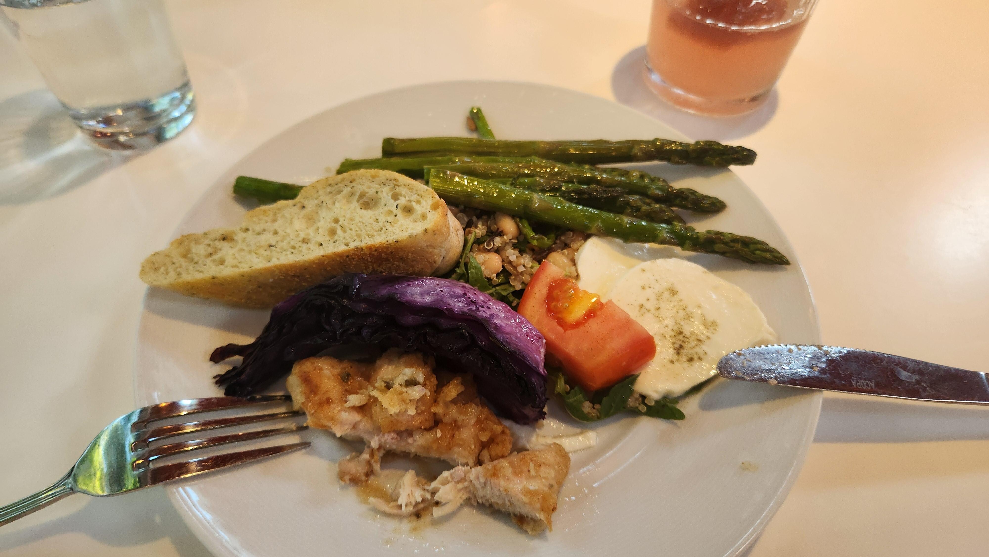 Delicious meals throughout the visit. Great location nestled in the woods right on Lake Superior. Peaceful and relaxing ambience.