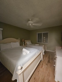 2nd bedroom