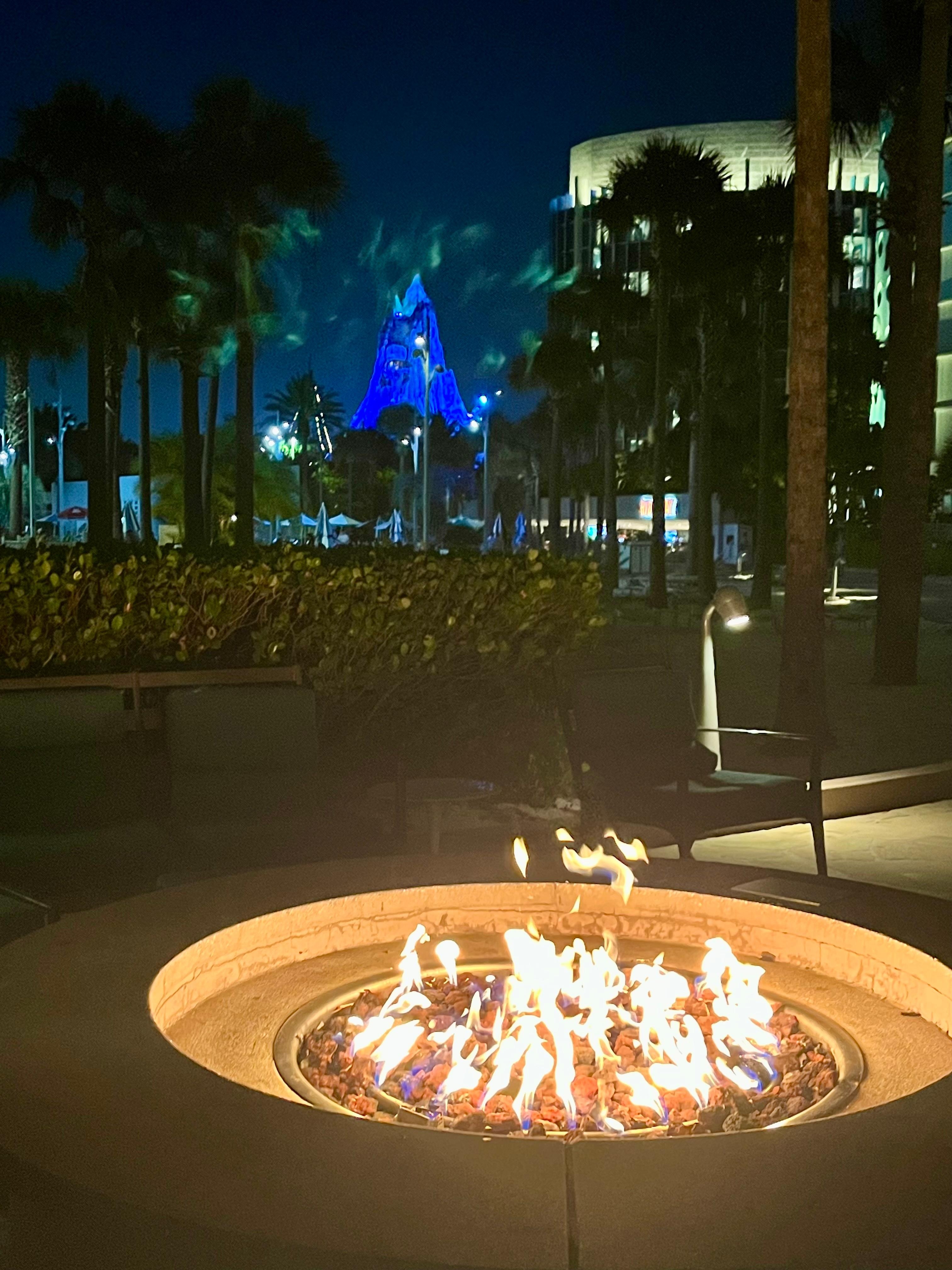 Fire pit to roast marshmallows 