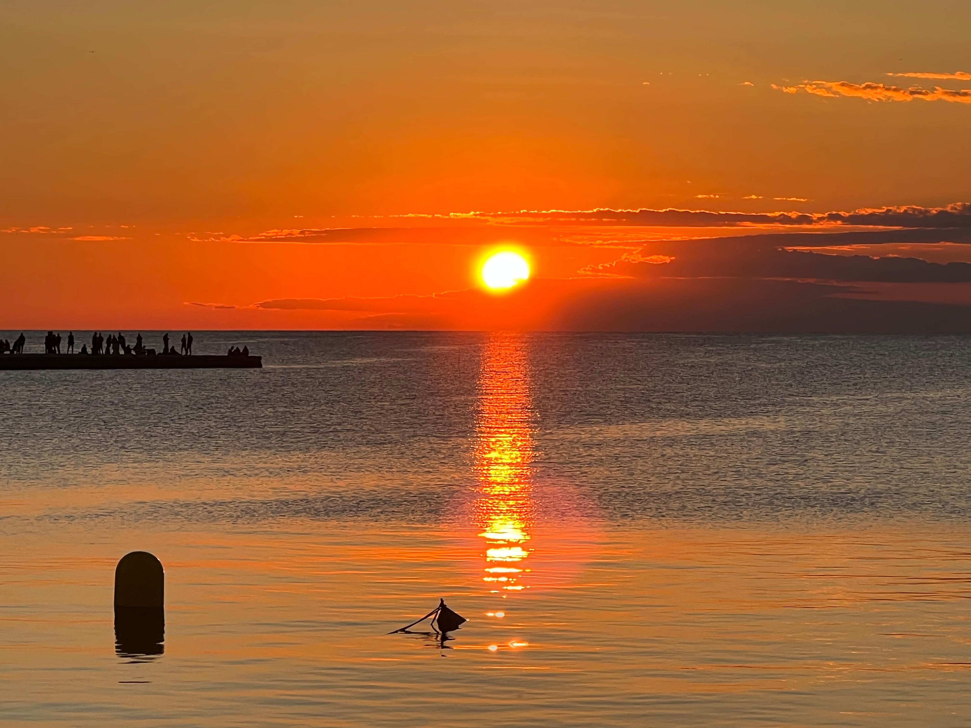 Solnedgang Adriaterhavet fra havnen.