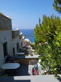 Vue de la terrasse de la chambre 13.