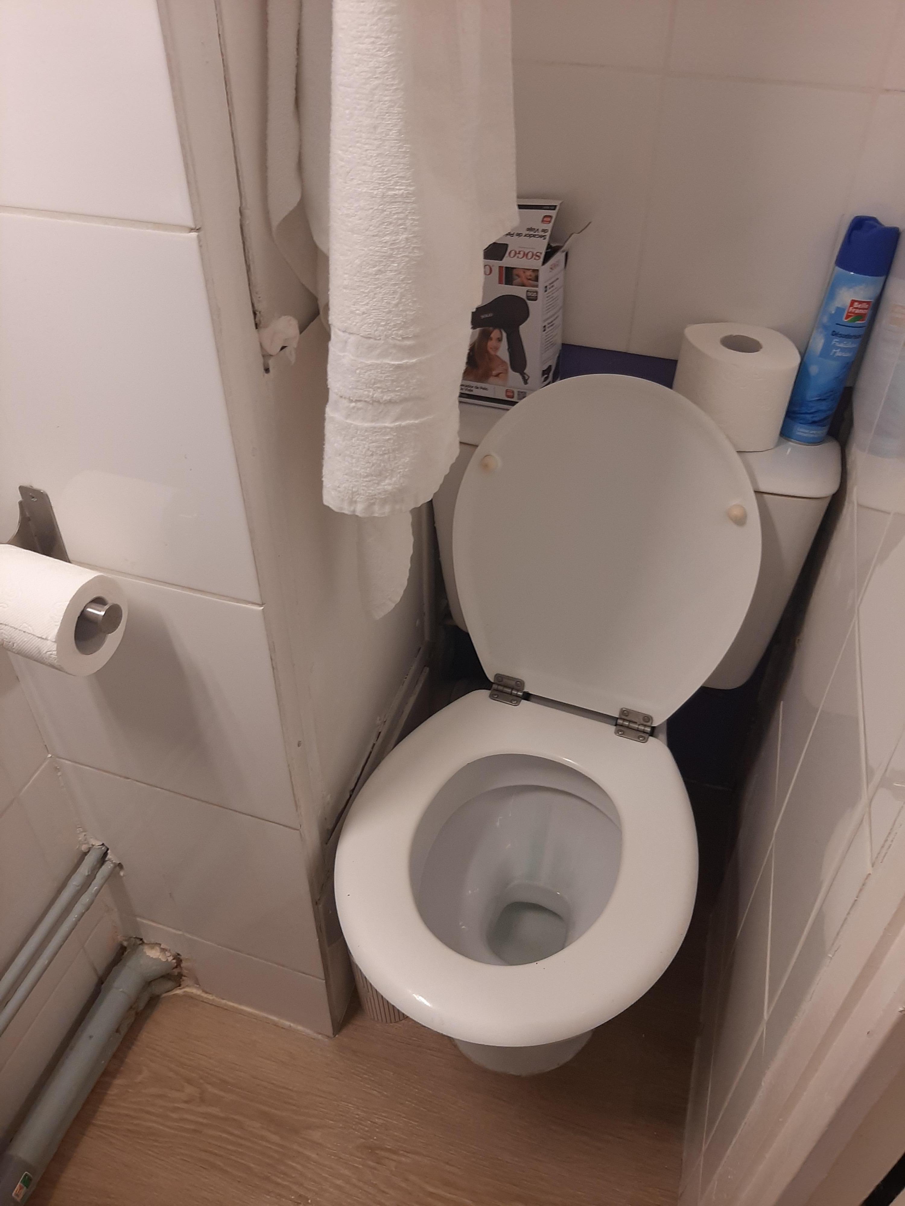 Wc assez étroites 