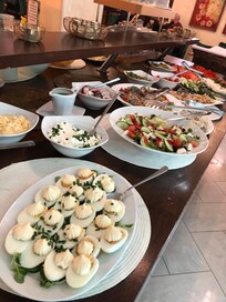 En del av frukostbuffén.