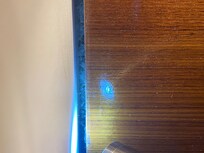 Skimmelsvamp og beskidt ved væg og sengegavl