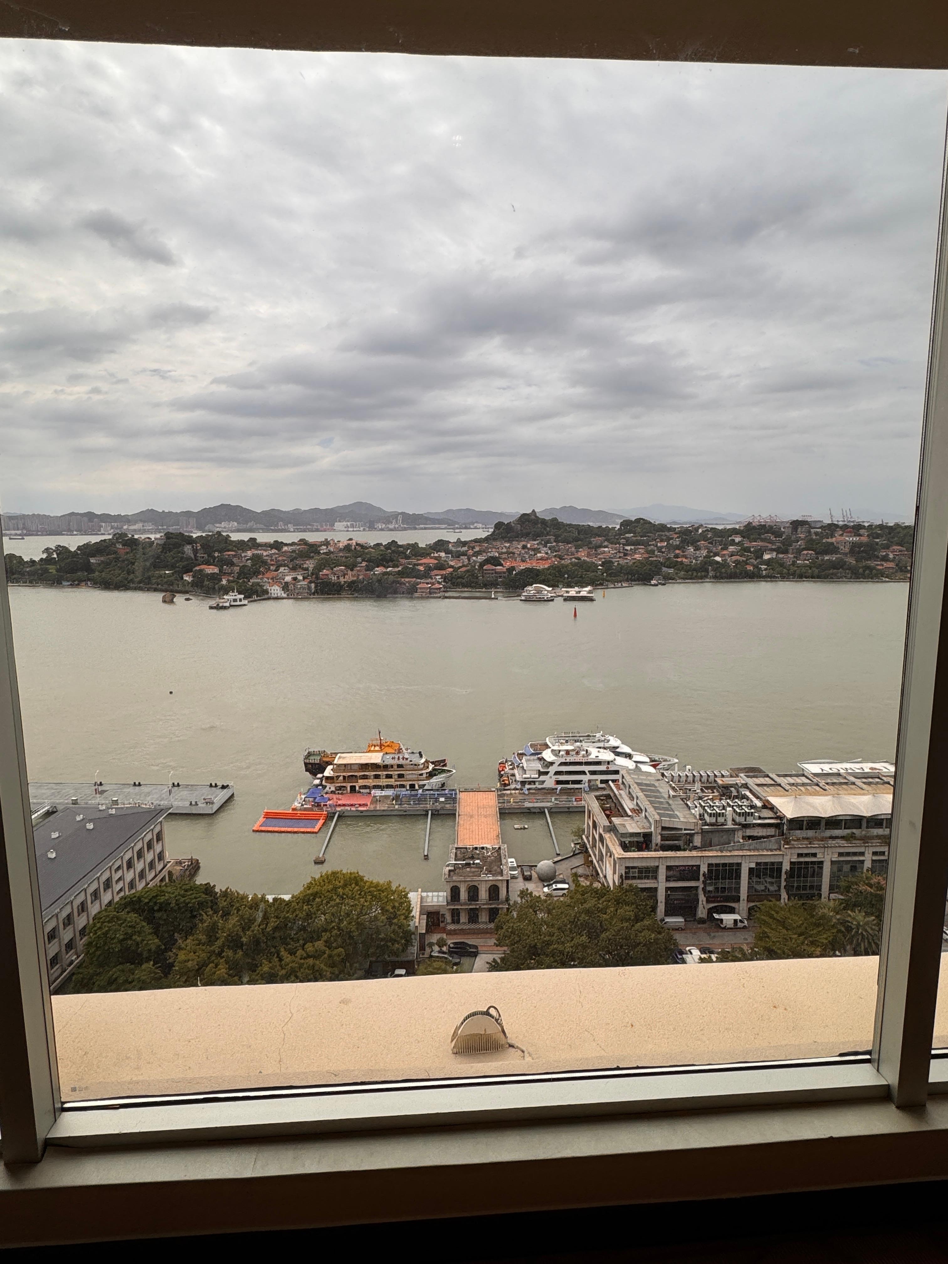飯店房間窗外的鼓浪嶼風景