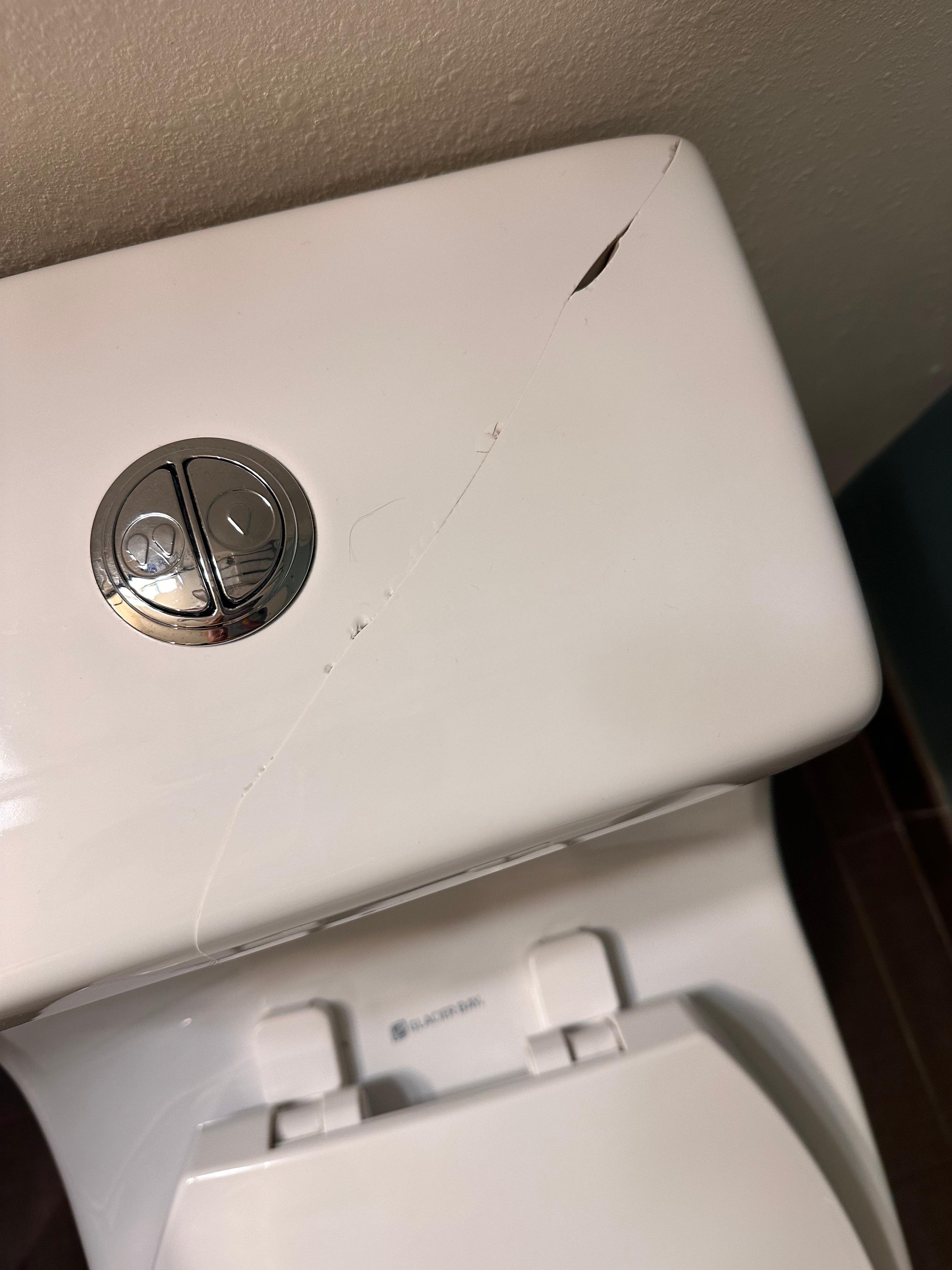 Toilet tank
