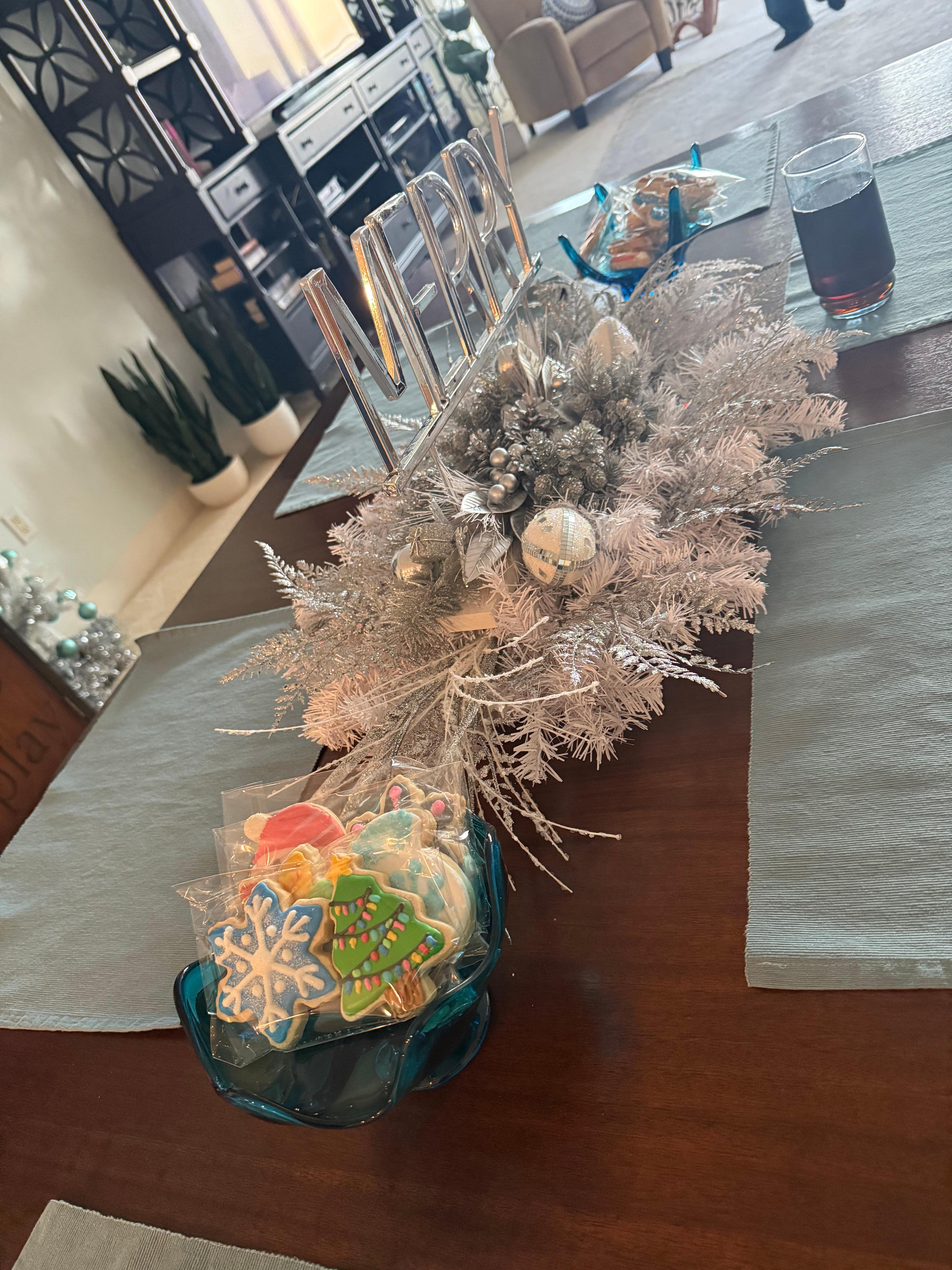 Decorated for Xmas (we had brought cookies)