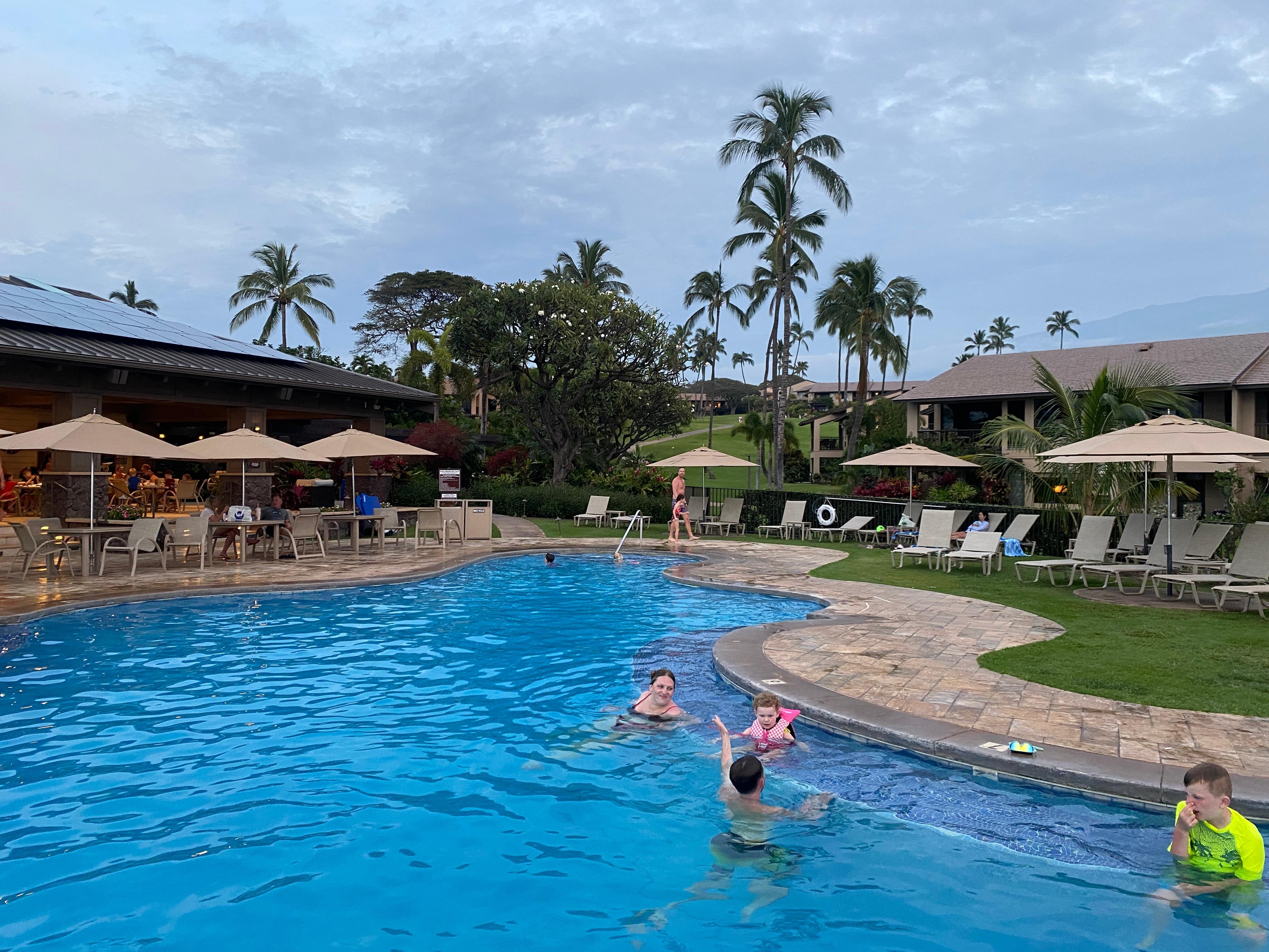 The big pool and gazebo near Keawakapu beach