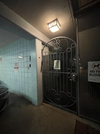 バックゲート暗証番号あり、部屋も近く良かった。