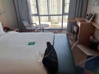 大きなスーツケースを持参してましたが、楽々置けるスペースありました。