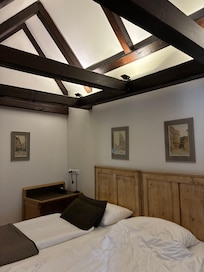 Room 28