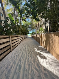 Path to beautiful Beene Beach