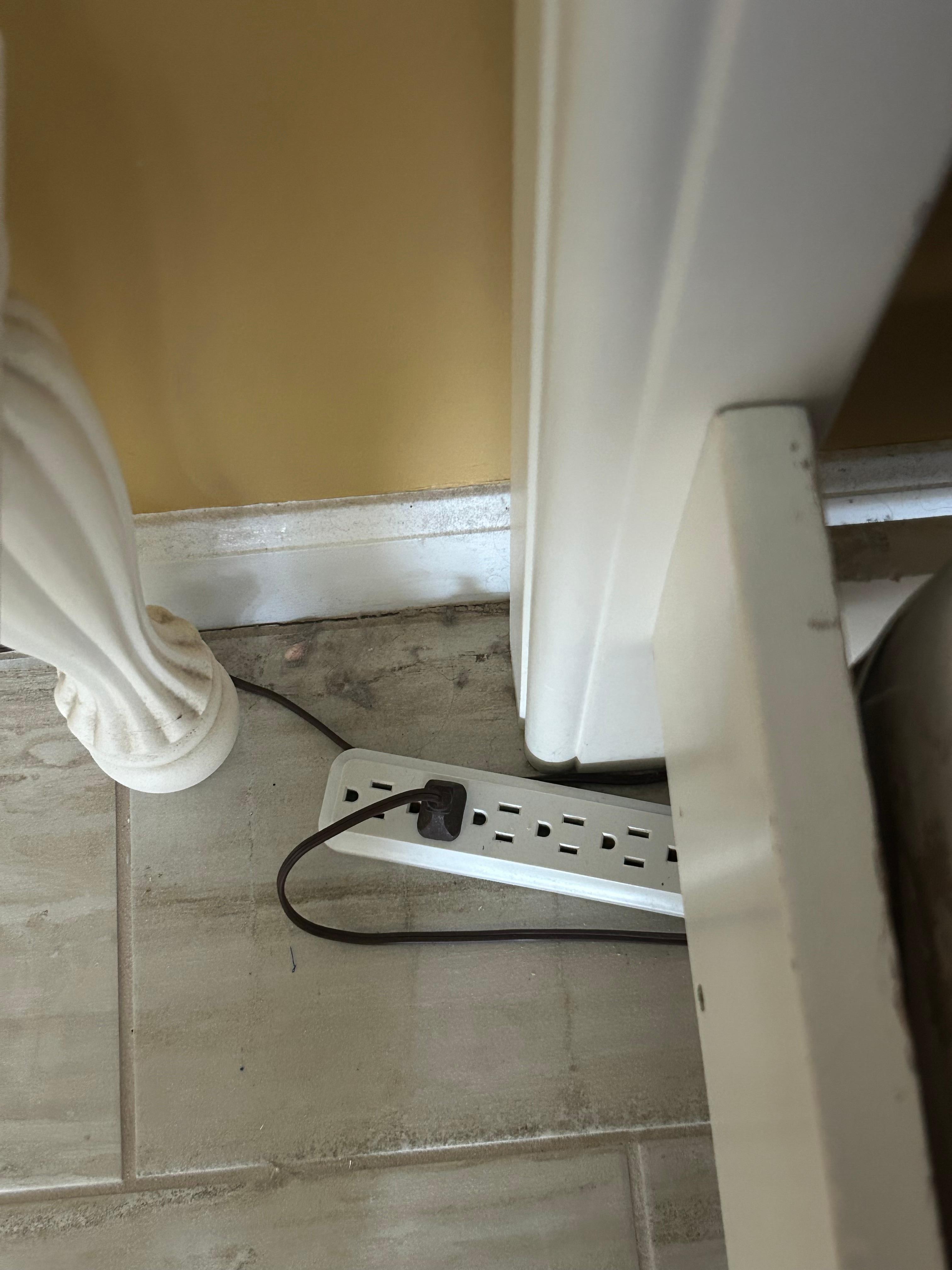 These are the only photos I took of the dust but thought it was enough. 