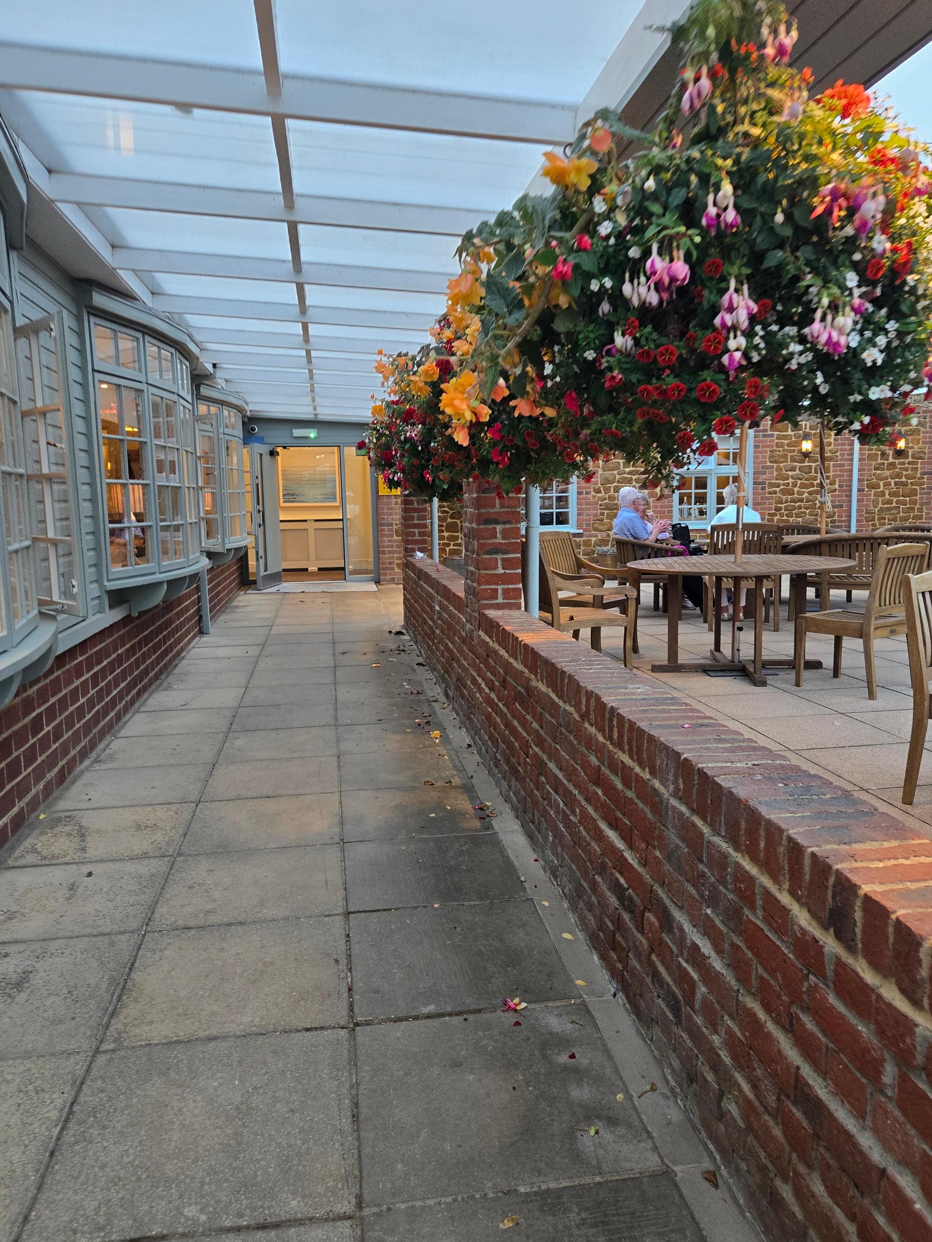 Lovely walk to reception. 