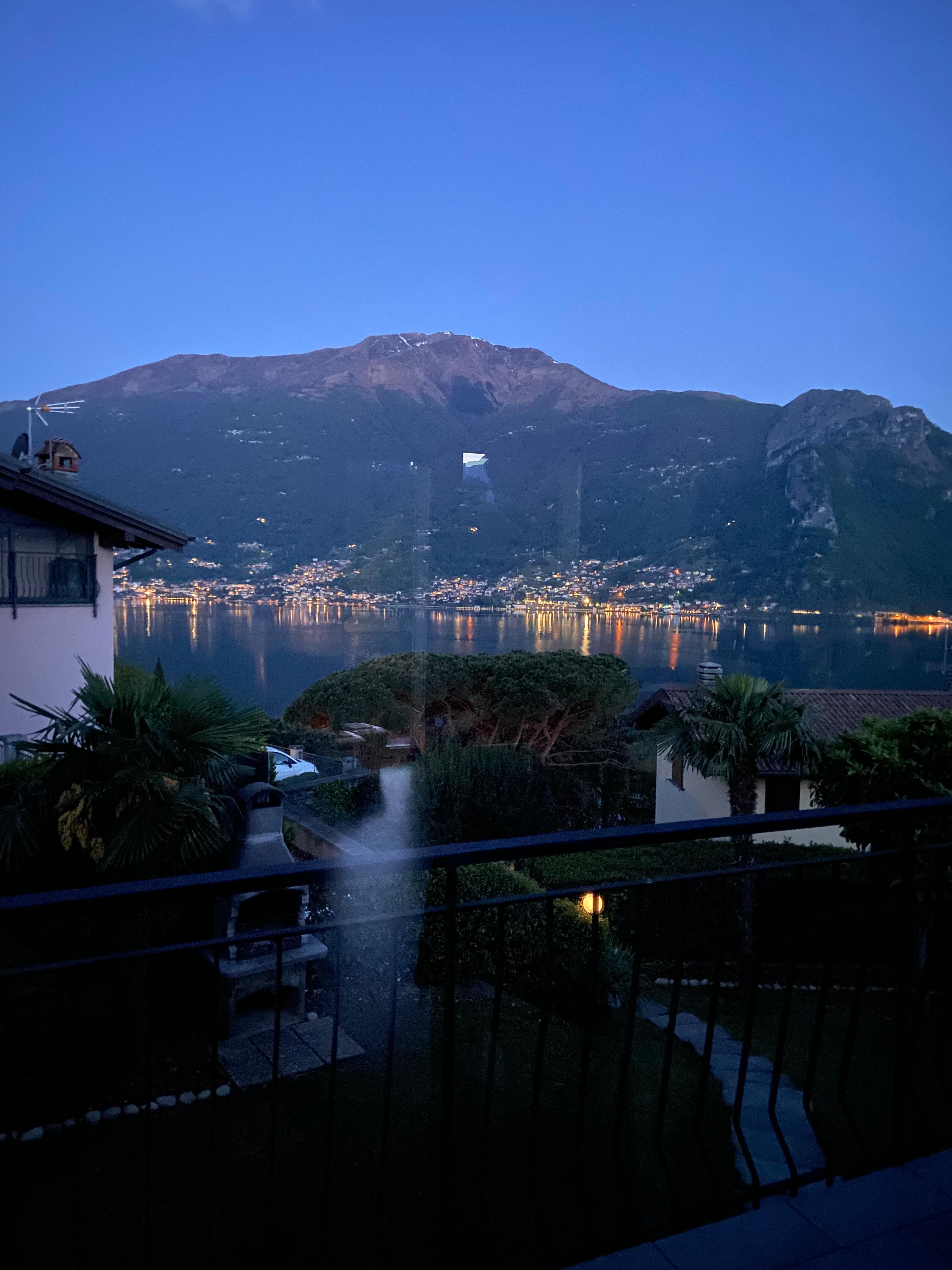 Udsigten er magisk både tidlig morgen morgen, sen aften og dagen igennem. 