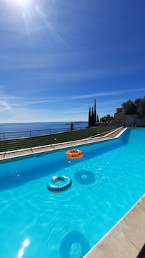 Herrlicher Ausblick vom Pool-Deck