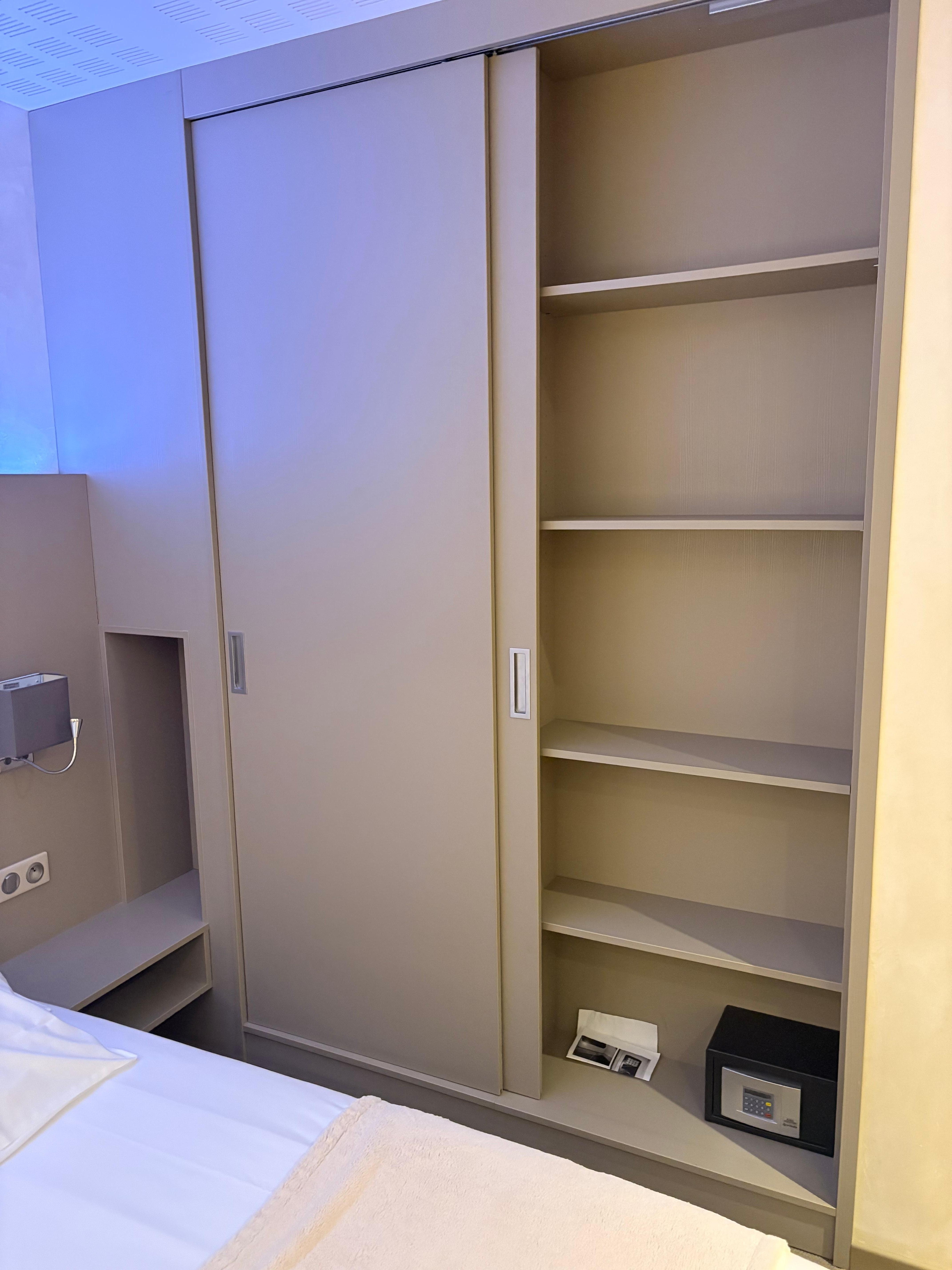 Suite 404