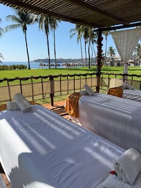 massage on the beach